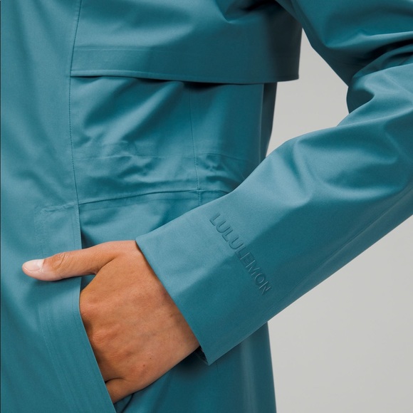 ⭐️HOST PICK⭐️ Lululemon Rain Rebel Jacket - Blue - Picture 3 of 7